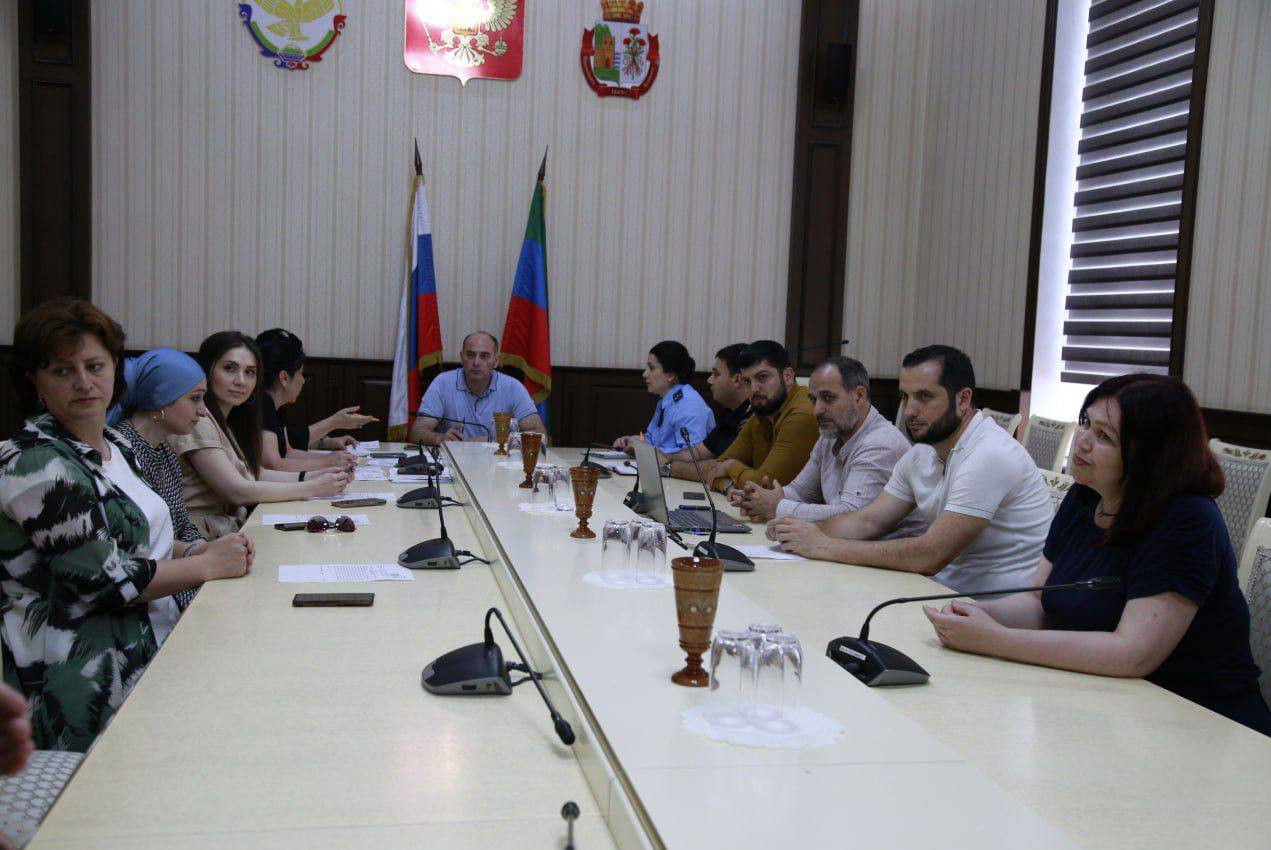 Заседание комиссии по делам несовершеннолетних и защите их прав.